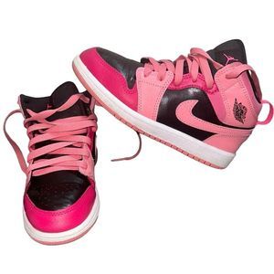 Nike Air Jordan 1 Mid Coral Chalk